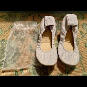White Sparkle Storehouse Flats
